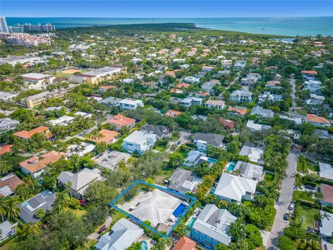 View/Area - 524 Warren Ln, Key Biscayne, FL 33149 photo 12 of 12