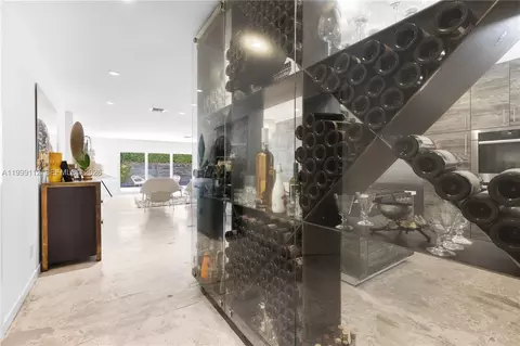 Entry Way - 524 Warren Ln, Key Biscayne, FL 33149 photo 1 of 2