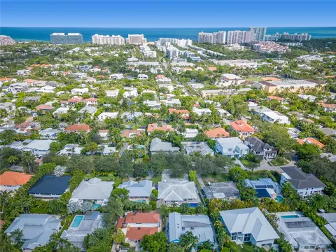 View/Area - 524 Warren Ln, Key Biscayne, FL 33149 photo 11 of 12