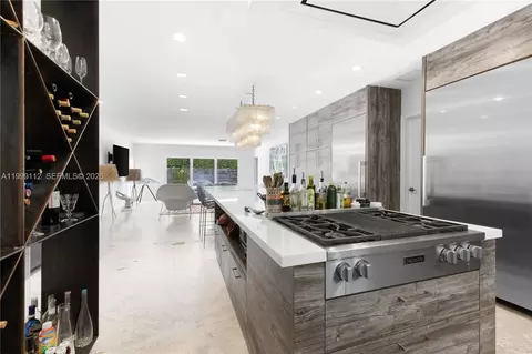 Kitchen - 524 Warren Ln, Key Biscayne, FL 33149 photo 1 of 7