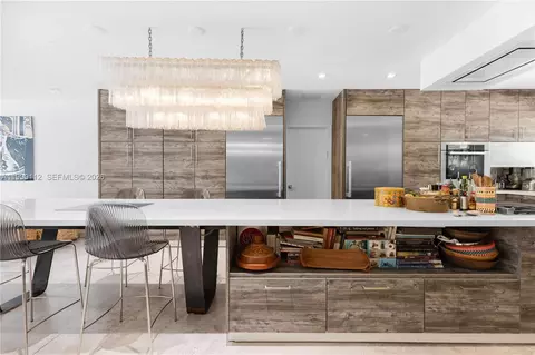 Kitchen - 524 Warren Ln, Key Biscayne, FL 33149 photo 7 of 7