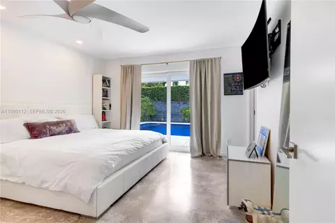 Bedroom - 524 Warren Ln, Key Biscayne, FL 33149 photo 10 of 11