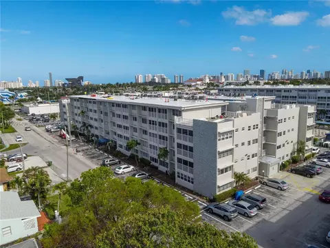 330 SE 2nd St #405F, Hallandale Beach, FL 33009