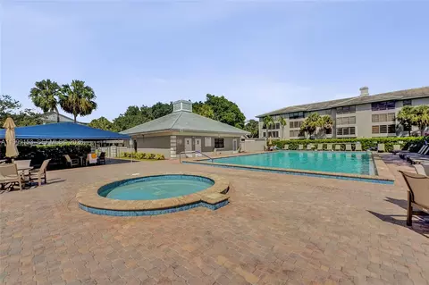 1526 Whitehall Dr #206, Davie, FL 33324