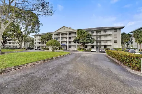 1703 Whitehall Dr #205, Davie, FL 33324