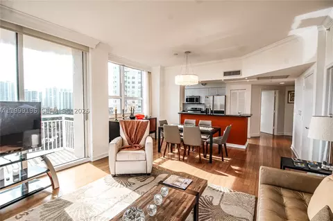 19501 W Country Club Dr #1014, Aventura, FL 33180
