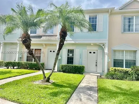16648 Hemingway Dr, Weston, FL 33326