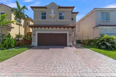 3920 NE 13th Dr, Homestead, FL 33033
