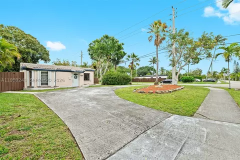 1395 NE 177th St, North Miami Beach, FL 33162