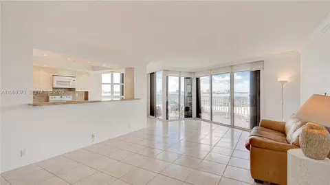 4000 Towerside Ter #908, Miami, FL 33138