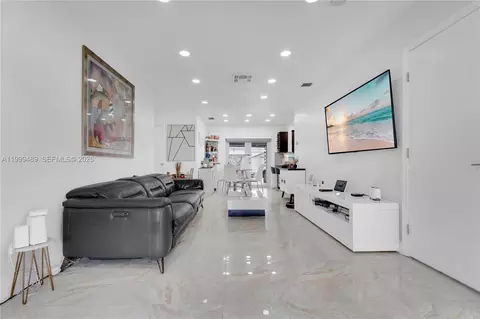 4310 SW 7th St, Miami, FL 33134