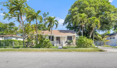 1925 NW 49th St, Miami, FL 33142