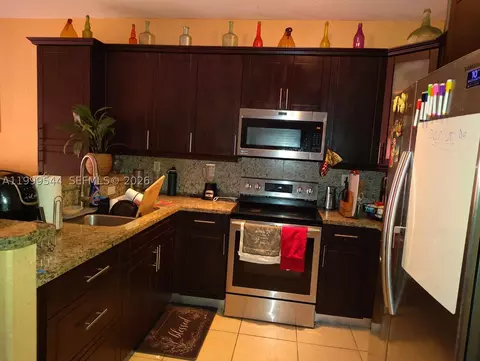 7736 NW 197 Ln, Hialeah, FL 33015