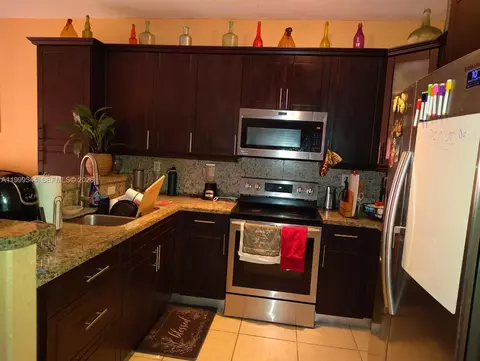 7736 NW 197 Ln, Hialeah, FL 33015