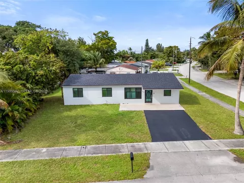 2401 SW 45th Ave, Fort Lauderdale, FL 33317