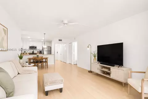 6870 Royal Palm Blvd #209M, Margate, FL 33063