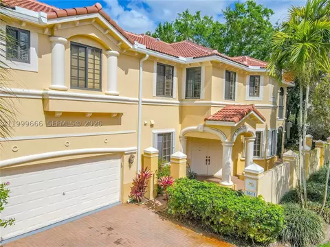 1611 Passion Vine Cir #12-2, Weston, FL 33326