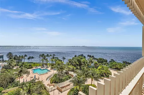 2 Grove Isle Dr #B805, Miami, FL 33133