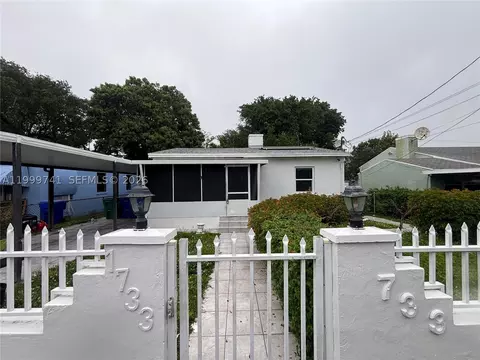 1733 NW 40th St, Miami, FL 33142