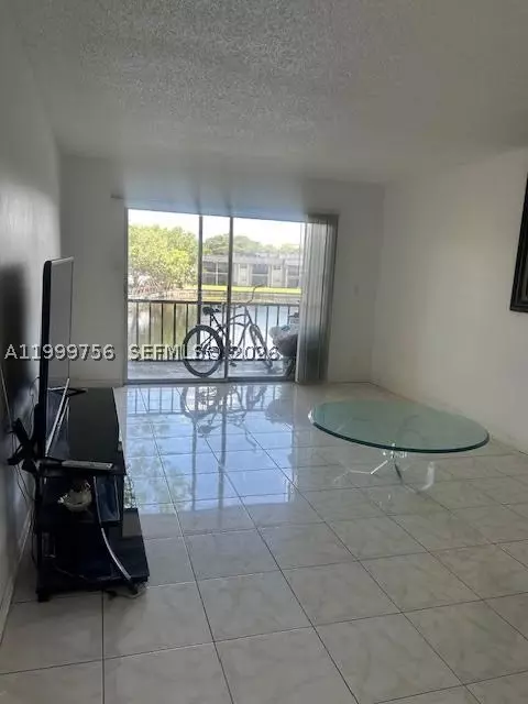 7910 N Colony Cir N #204, Tamarac, FL 33321