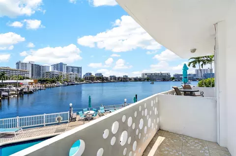 2500 Diana Dr #216, Hallandale Beach, FL 33009
