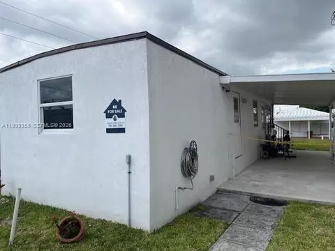 425 E 33rd St, Hialeah, FL 33013 photo 1