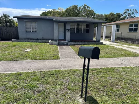 164 SW 2nd Ct, Deerfield Beach, FL 33441