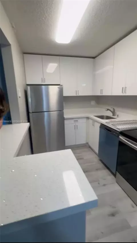 7100 NW 179th St #102, Hialeah, FL 33015