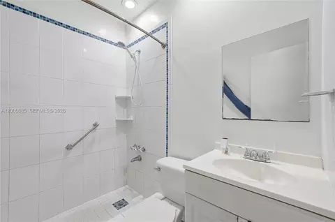 Bath - 490 E 45th St, Hialeah, FL 33013 photo 2 of 4