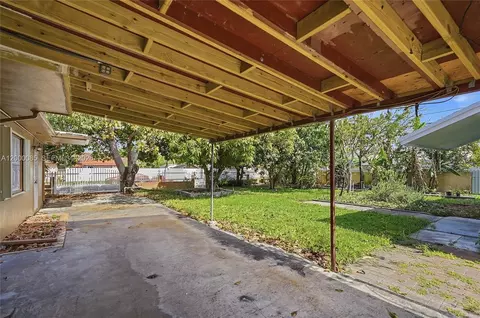 Exterior - 490 E 45th St, Hialeah, FL 33013 photo 10 of 11