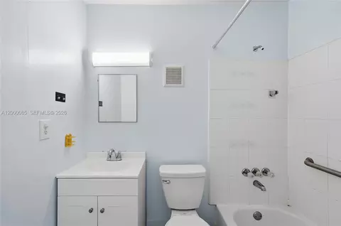 Bath - 490 E 45th St, Hialeah, FL 33013 photo 4 of 4