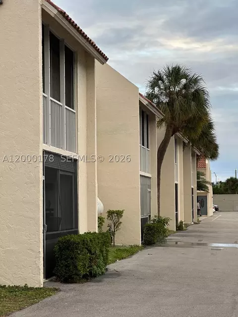 1428 SE 4th Ave #247, Deerfield Beach, FL 33441