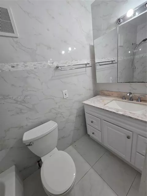 Bath - 932 W 80th Pl, Hialeah, FL 33014 photo 3 of 3