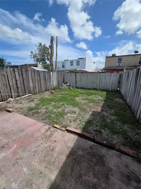 Exterior - 932 W 80th Pl, Hialeah, FL 33014 photo 1 of 1