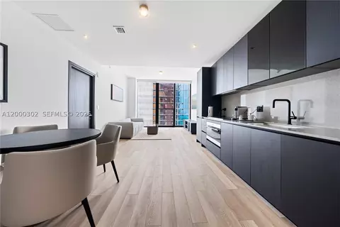 20 NE 11th St #4403, Miami, FL 33132