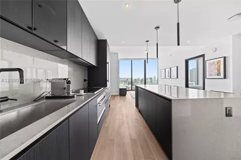 20 NE 11th St #4502, Miami, FL 33132