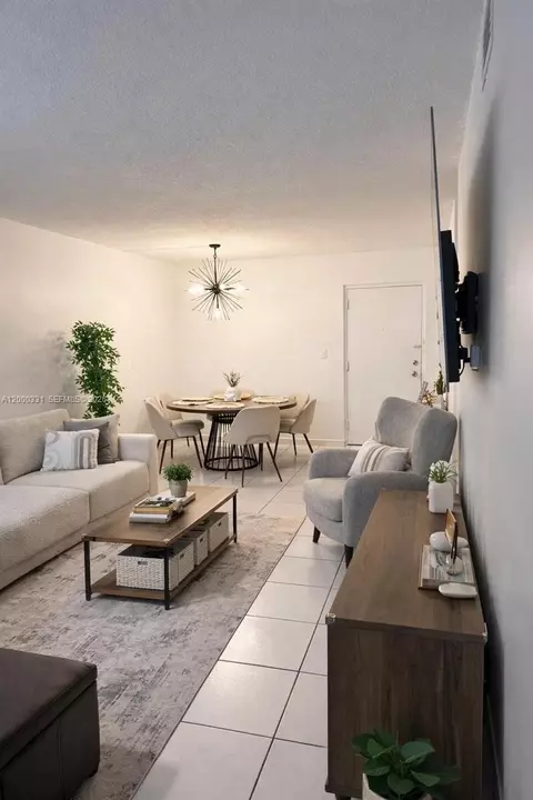 9400 W Flagler St #309, Miami, FL 33174
