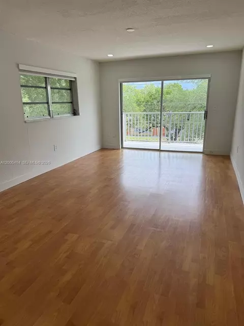 12105 NE 11th Pl #306, North Miami, FL 33161
