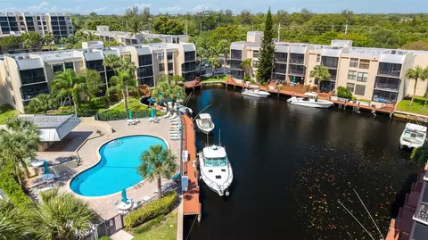 16 Royal Palm Way #205, Boca Raton, FL 33432
