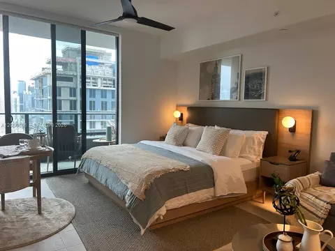 159 NE 6 St #3206, Miami, FL 33132