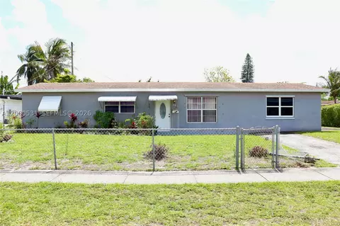 1240 NE 214th St, Miami, FL 33179