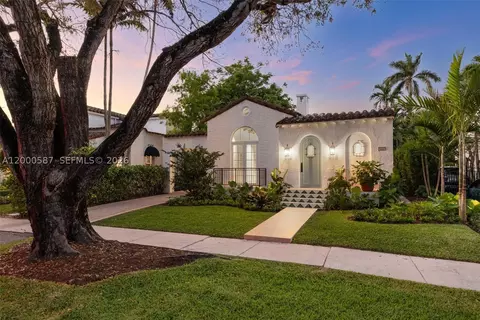 909 Roderigo Ave, Coral Gables, FL 33134