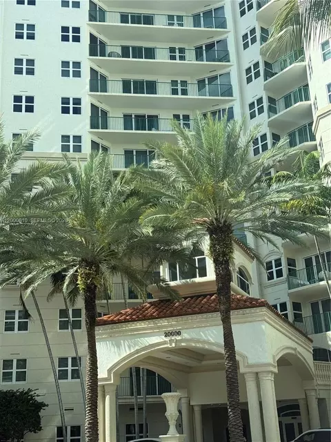 20000 E Country Club Dr #PH09, Aventura, FL 33180