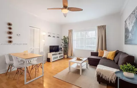 2615 Collins Ave #37, Miami Beach, FL 33140