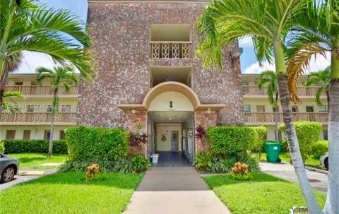 16900 NE 14 #109, Miami, FL 33162