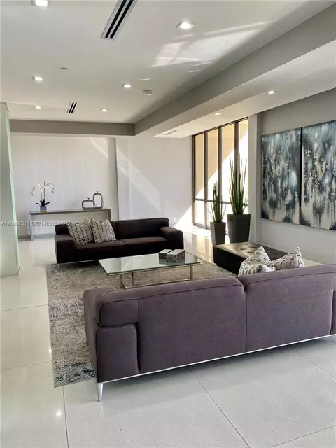 20379 W Country Club Dr #PH-40, Aventura, FL 33180