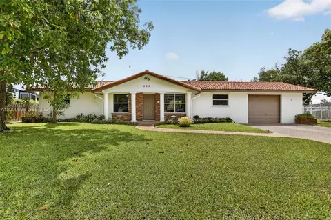 292 SW 52nd Ave, Plantation, FL 33317