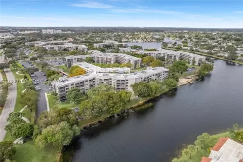 900 Colony Point Cir #317, Pembroke Pines, FL 33026