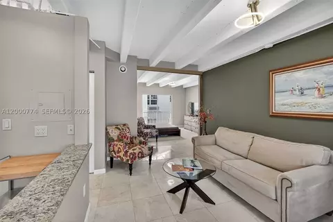 1519 Drexel Ave Apt 201 Den #201 + DEN, Miami Beach, FL 33139
