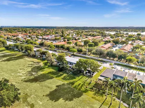 View/Area - 19174 Bobolink Dr, Hialeah, FL 33015 photo 6 of 7